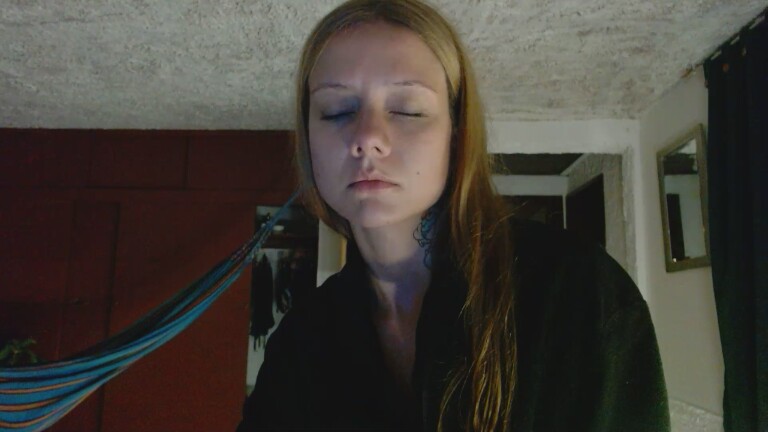 VicktoriaLou's Streamate show and profile