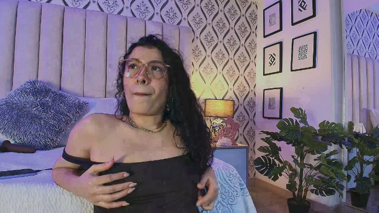 Emma_Lunny's Streamate show and profile