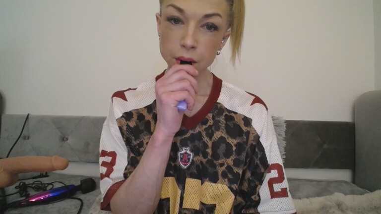 British_EmJess's Streamate show and profile