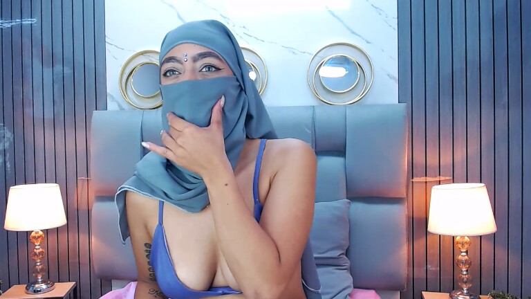 Aisha_Emerald's Streamate show and profile