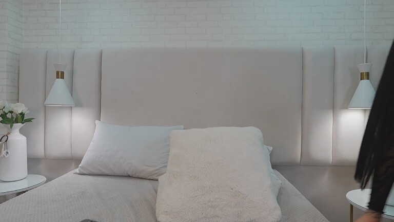 NICOLL_EVANSS's Streamate show and profile