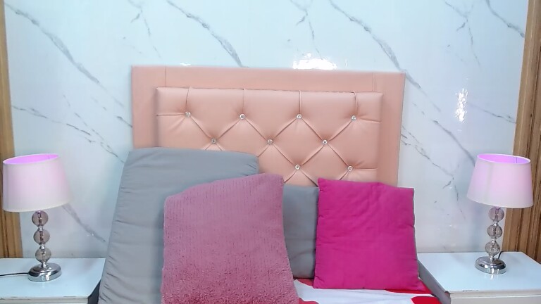 Mia_Thick's Streamate show and profile