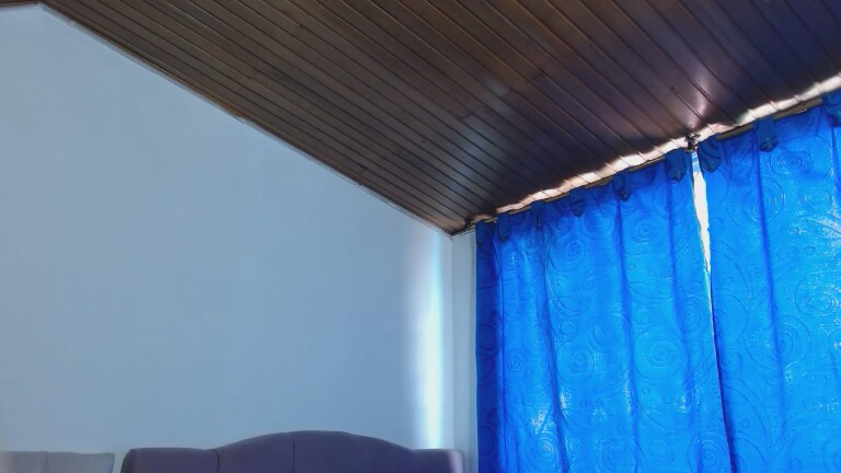 LAURAMARLYN33's Streamate show and profile