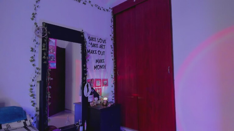 littlekaylaa's Streamate show and profile