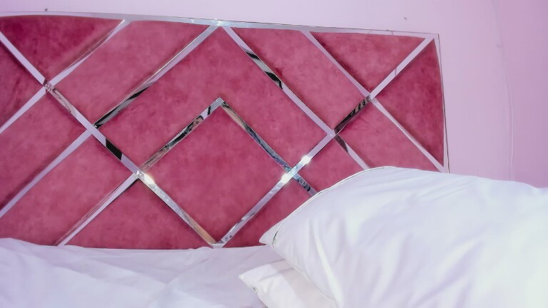 KatiaRosee's Streamate show and profile