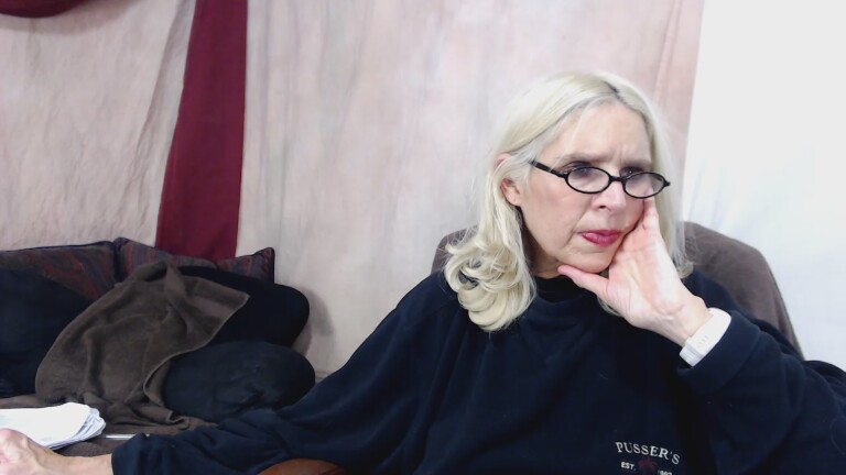 MidwestMILF's Streamate show and profile