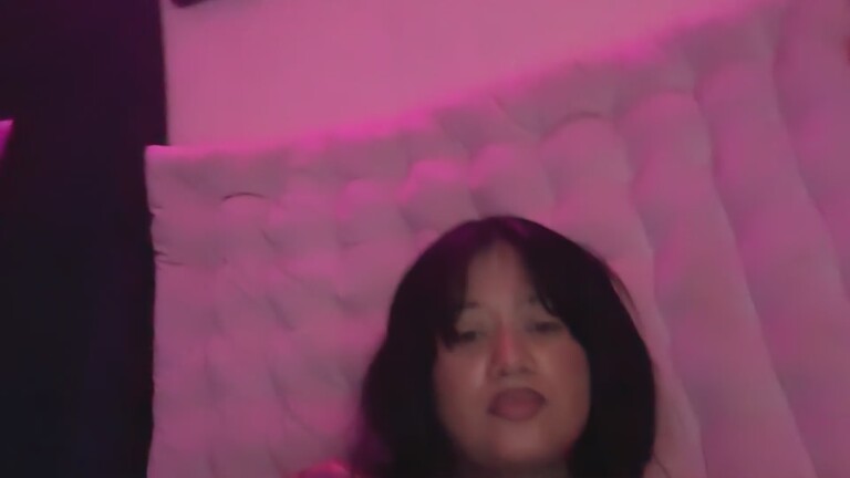 AshleyAve's Streamate show and profile