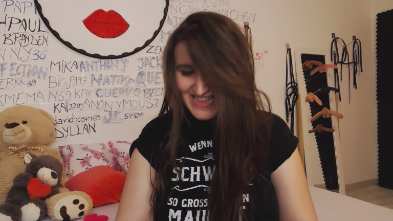 SYIA's Streamate show and profile