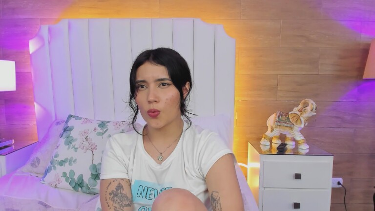 AriaSwan's Streamate show and profile