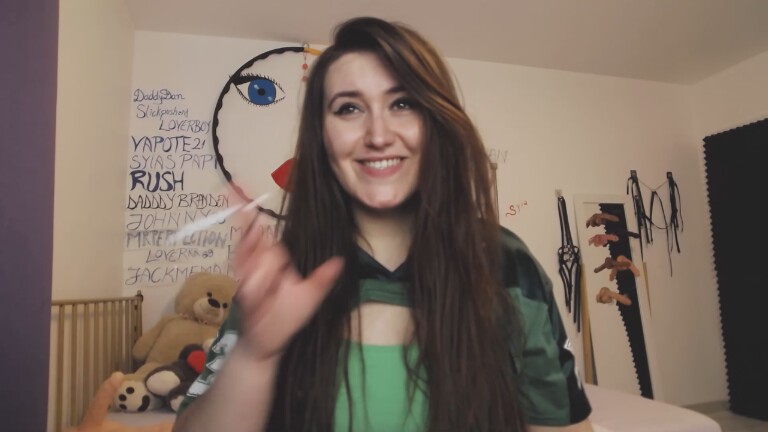 SYIA's Streamate show and profile