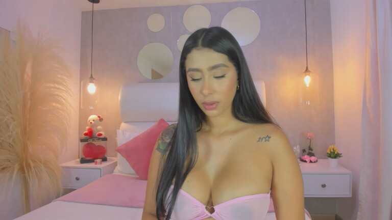 ValeriaMaraj's Streamate show and profile