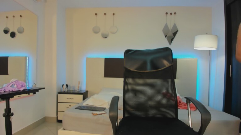 JohannaJones's Streamate show and profile