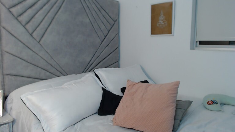 Abbiehernandez's Streamate show and profile