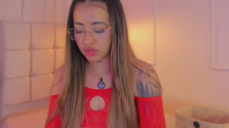 Crystal_W's Streamate show and profile