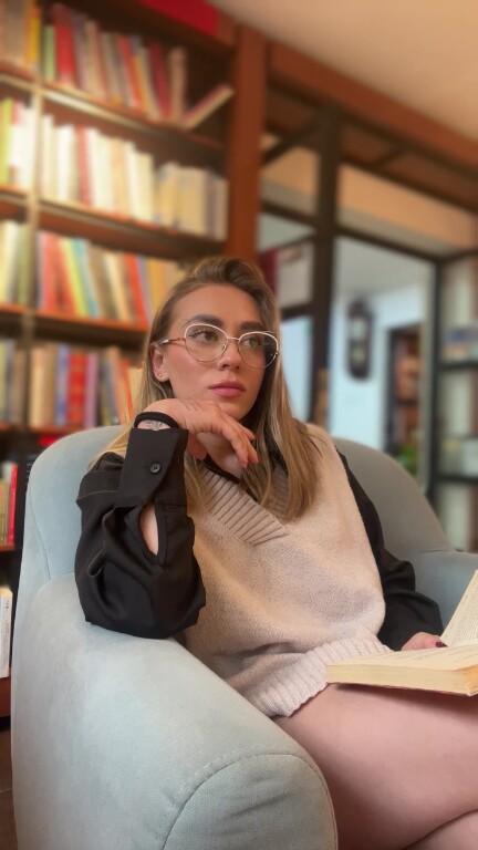 MadisonReeds's Streamate show and profile