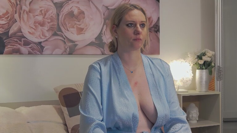 JoleneMegann's Streamate show and profile