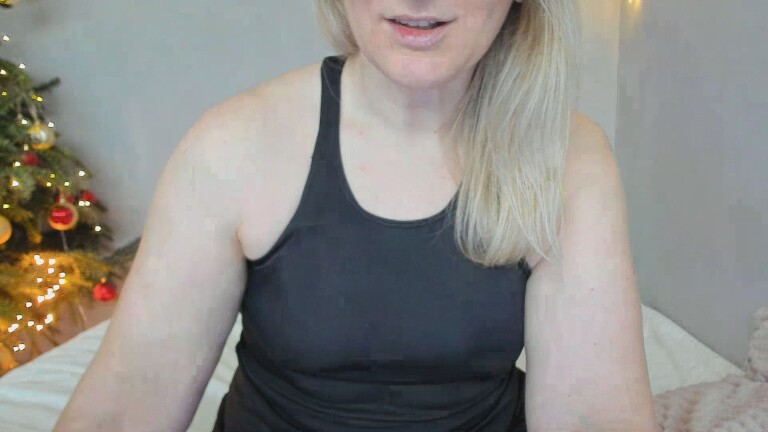 XxSweety_GirlxX's Streamate show and profile