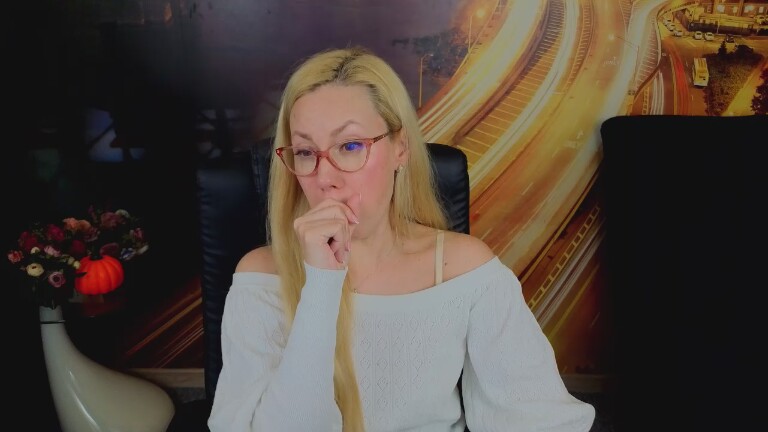 SofiaChastain's Streamate show and profile