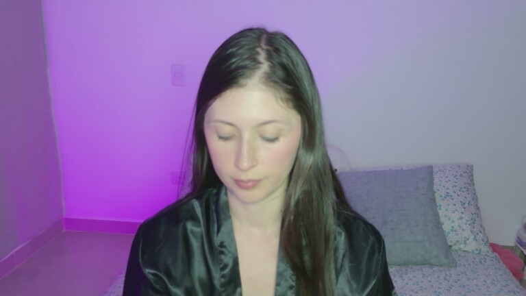 EmmaShaykk's Streamate show and profile