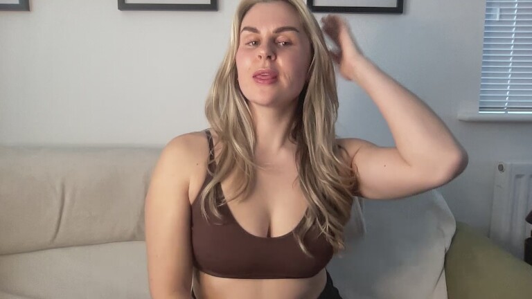 ClaraXVale's Streamate show and profile