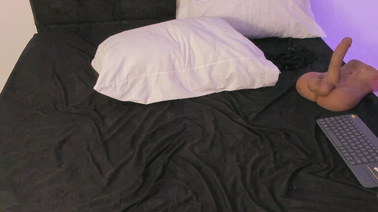 BellaTunder's Streamate show and profile