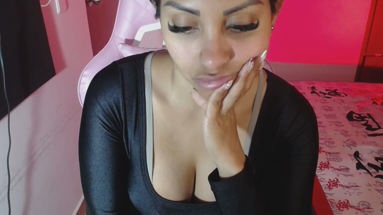 LATINA_BIG_CLITXXX's Streamate show and profile