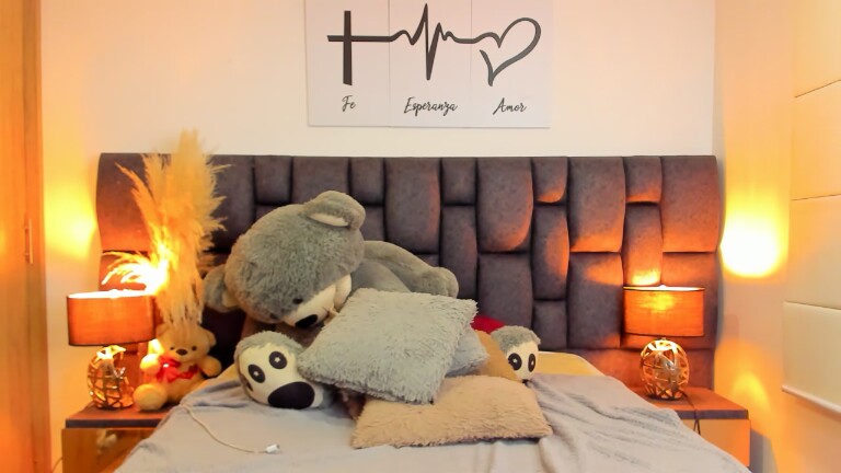 MelanieDuque's Streamate show and profile