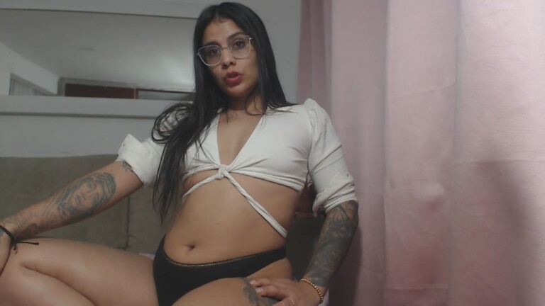 LuU18's Streamate show and profile