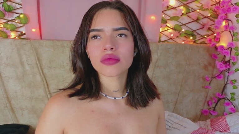 Lara_Gil21's Streamate show and profile