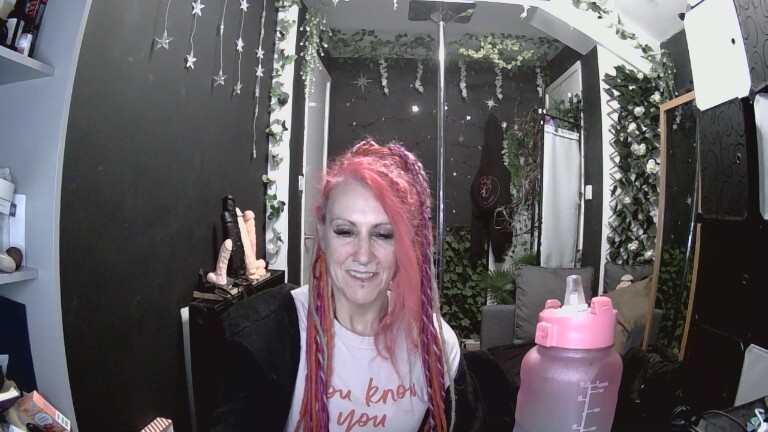 SkySparks's Streamate show and profile