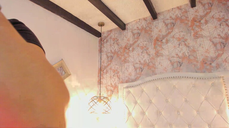 SaharaLyn's Streamate show and profile