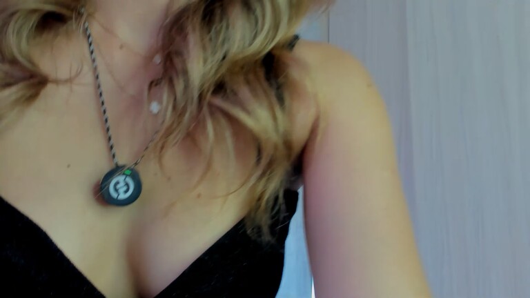 ValentinaCastillo's Streamate show and profile