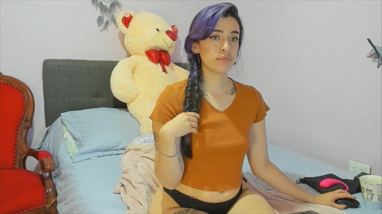 LeynaMadrigal's Streamate show and profile