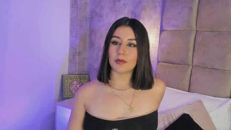 Ginebra_Belucci's Streamate show and profile