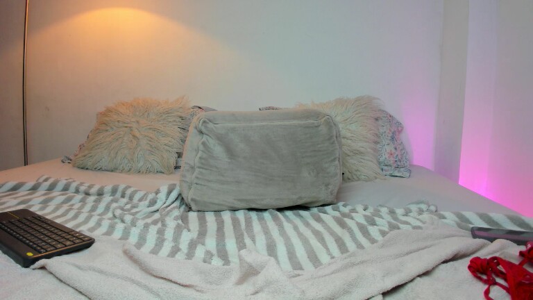 MissHannaX's Streamate show and profile