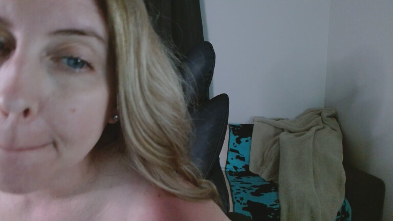 KayBayBees's Streamate show and profile