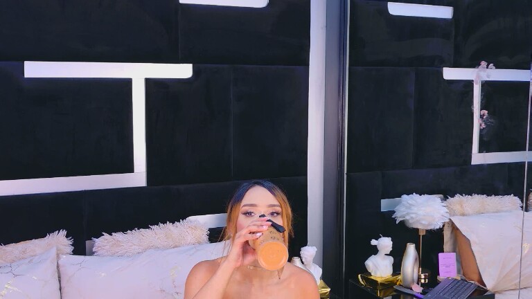 AlanaFerrara's Streamate show and profile