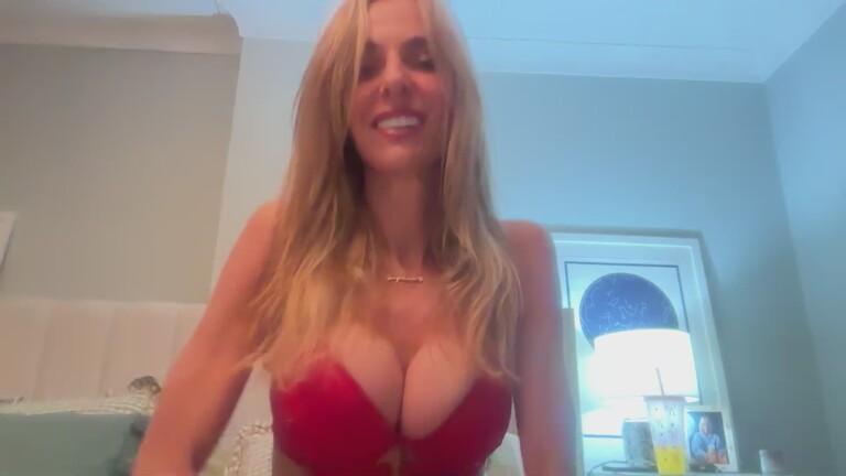 EllaLunaaa's Streamate show and profile