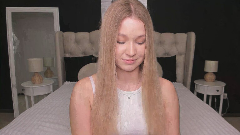 LilBella's Streamate show and profile