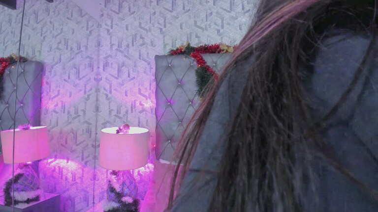 MaddieWaves's Streamate show and profile