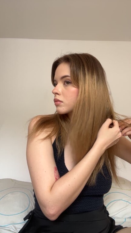 Dolly_scott's Streamate show and profile