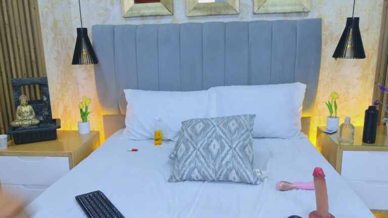 Vega_Sara's Streamate show and profile