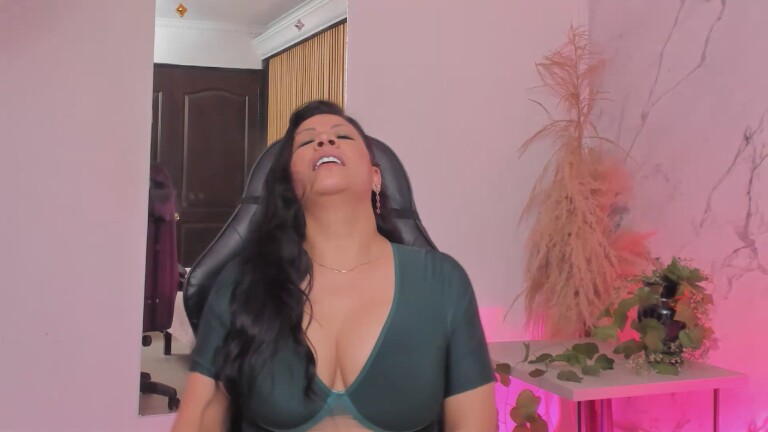 ViolettaThonsomS's Streamate show and profile