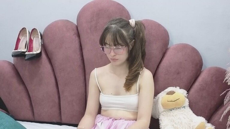 ISABELLAJHONS's Streamate show and profile