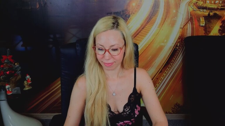 SofiaChastain's Streamate show and profile