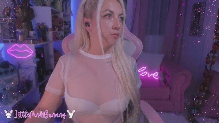 LittlePinkBunnny's Streamate show and profile
