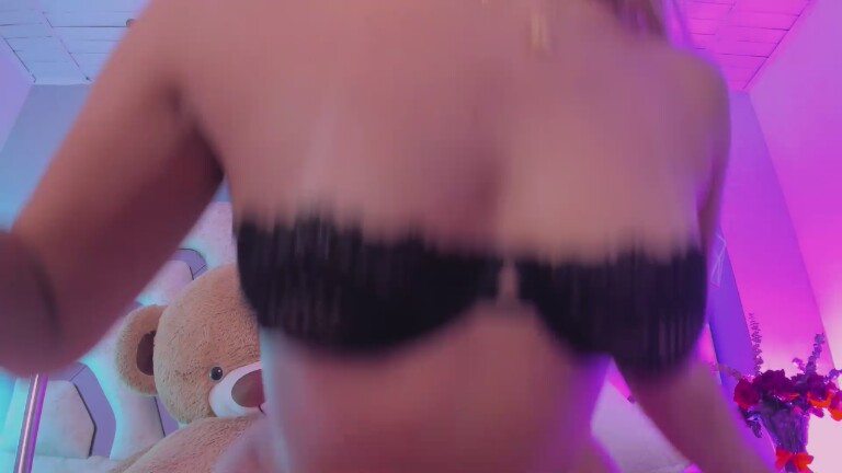 emily_helen's Streamate show and profile