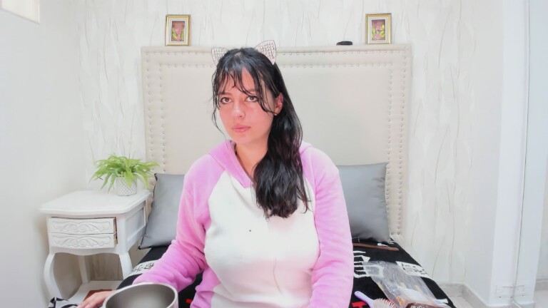 EmmaWatss's Streamate show and profile