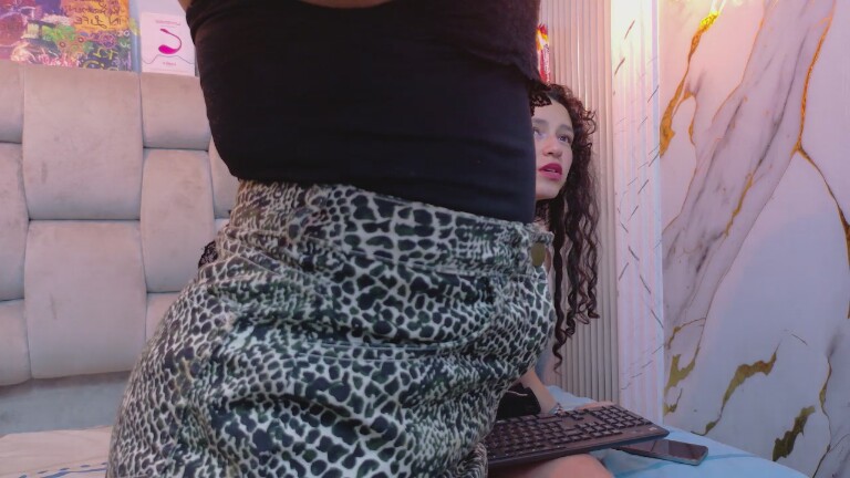 Sofia_Faces's Streamate show and profile