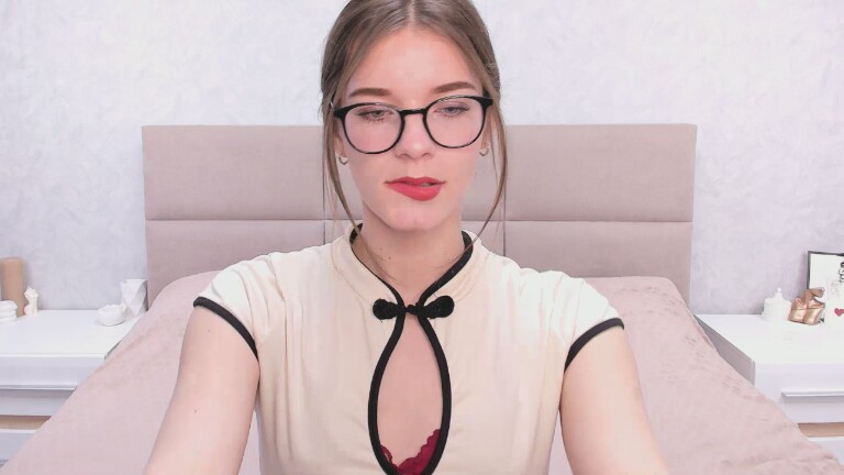 MYasmina's Streamate show and profile